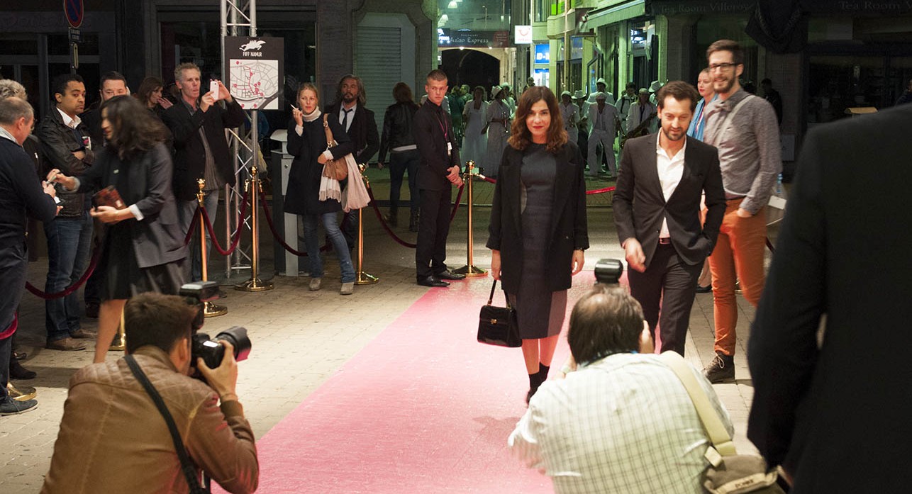 Lubna Azabal et Frédéric Diefenthal prennent la pose devant les photographes sur le tapis rouge.