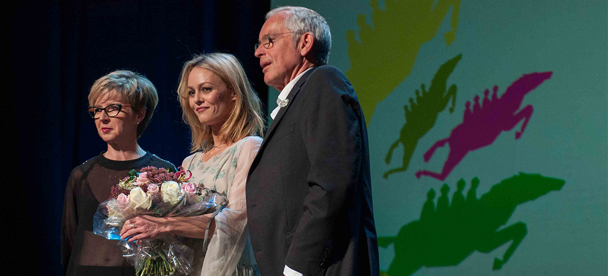 Nicole Gillet, Vanessa Paradis et Jean-Louis Close lors de la cérémonie des Bayard.