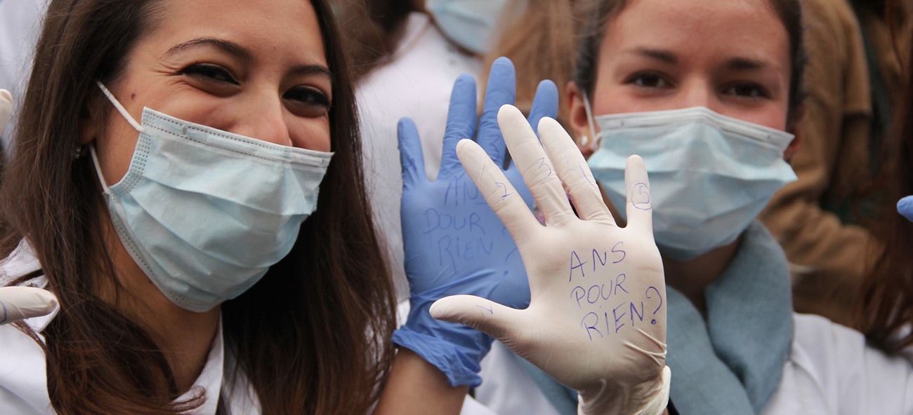 Manifestation des étudiants en médecine et en dentisterie. Photo : Caroline Beauvois