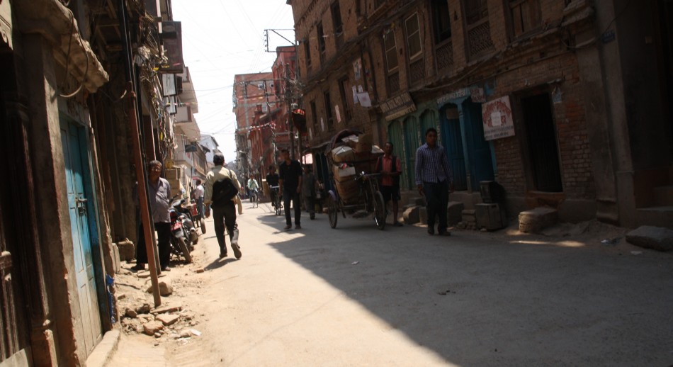 Rue vide de Katmandou.