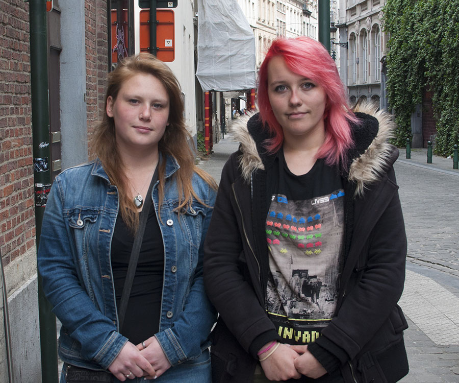 Tenessee et Julie apprécient leur cours de religion comme il est.