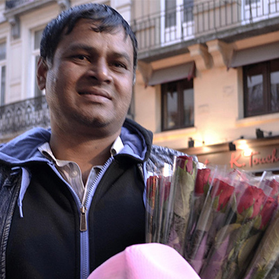 Ali, vendeur de roses pakistanais