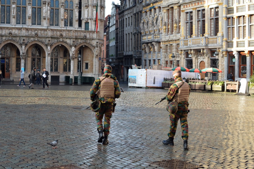 Des militaires sur la Grand-Place