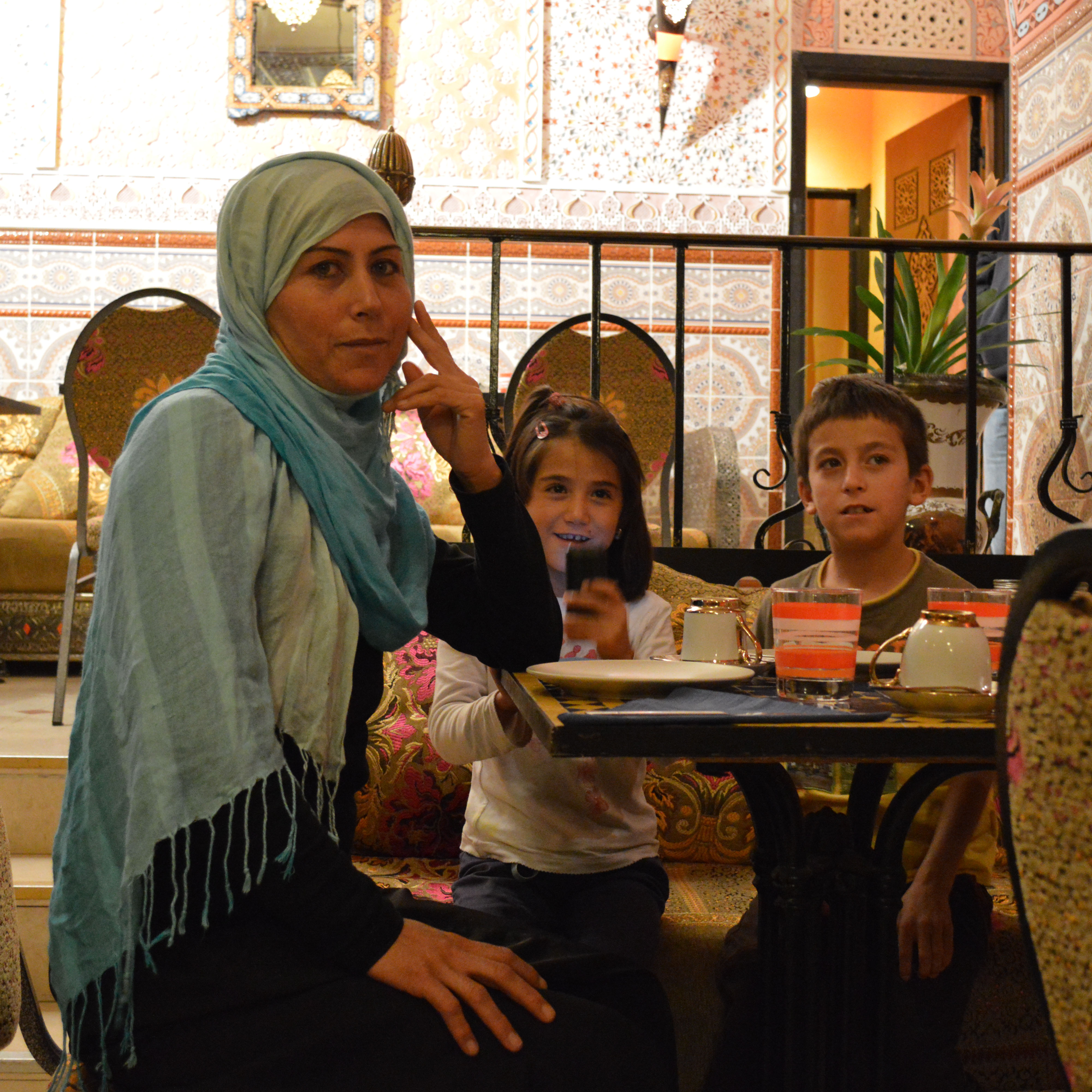 Cette famille de syriens est hébergée à l'hôtel Mozart