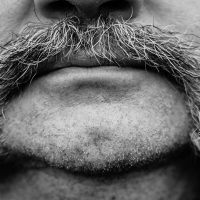 Suske le moustachu, un bruxellois qui tient au folklore de sa ville