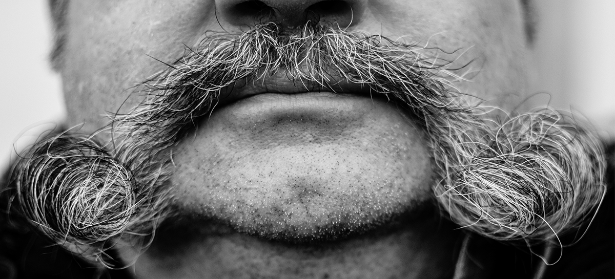 Suske le moustachu, un bruxellois qui tient au folklore de sa ville