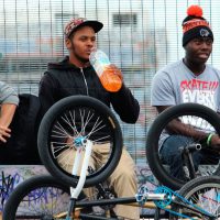 Des jeunes s'amusent au skatepark de Bruxelles-Chapelle (Marc Delforge, FlickR)