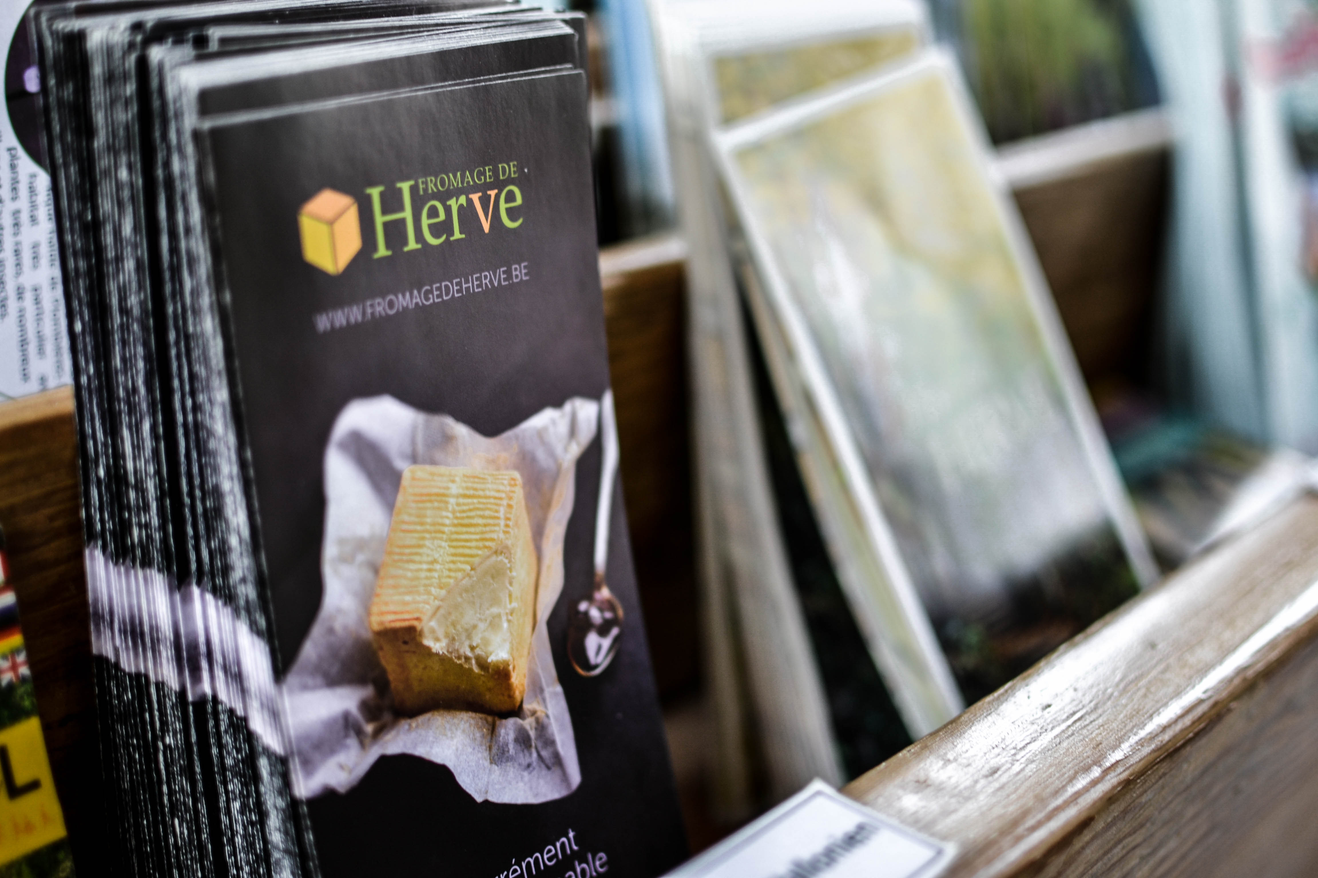 Folder sur le fromage de Herve, disponible à la Maison du tourisme du pays de Herve.