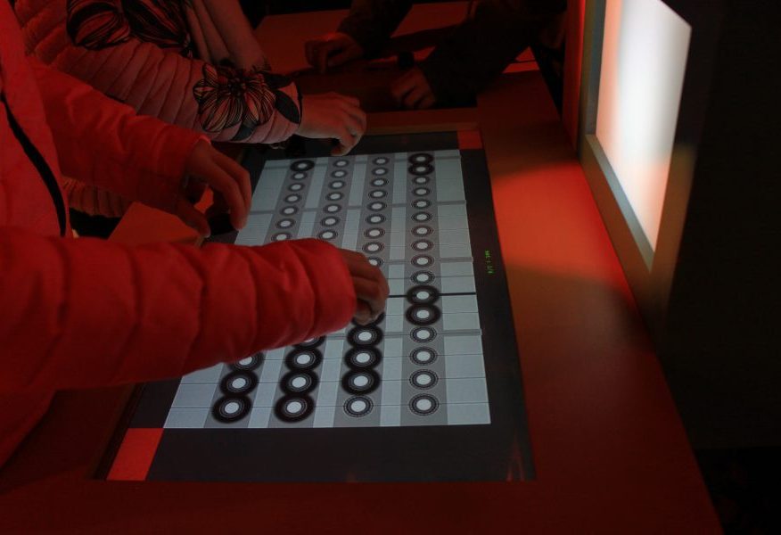 Les enfants se régalent face aux activités organisées pour eux dans le cadre du KIKK Festival