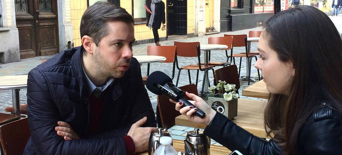 Nicolas Baygert interviewé par une journaliste du Bruxelles Bondy Blog