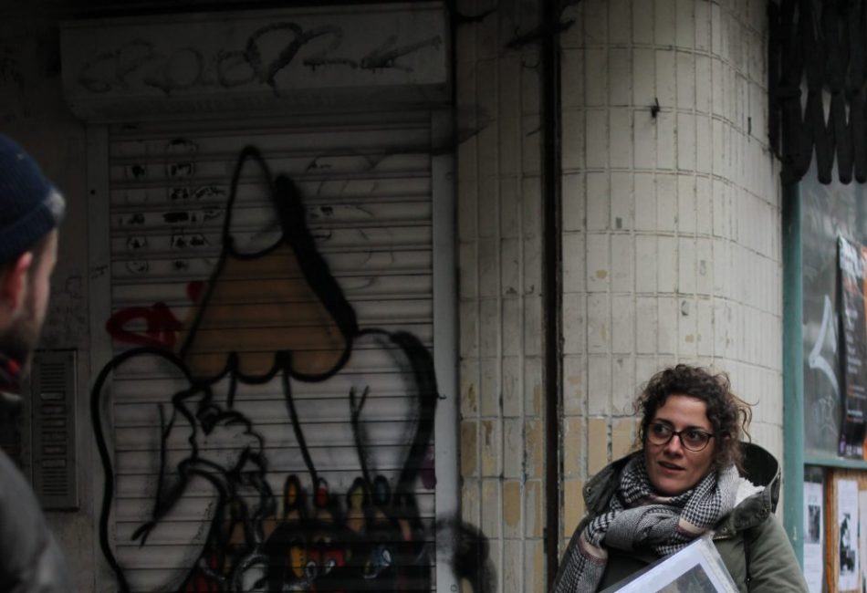 Les crayons sont loin d'être vides de sens. Ici, hommage aux attentats de Bruxelles. Photo : Malaurie Chokoualé Datou