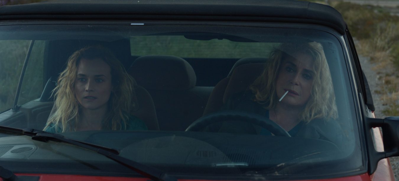 Diane Kruger et Catherine Deneuve dans une voiture