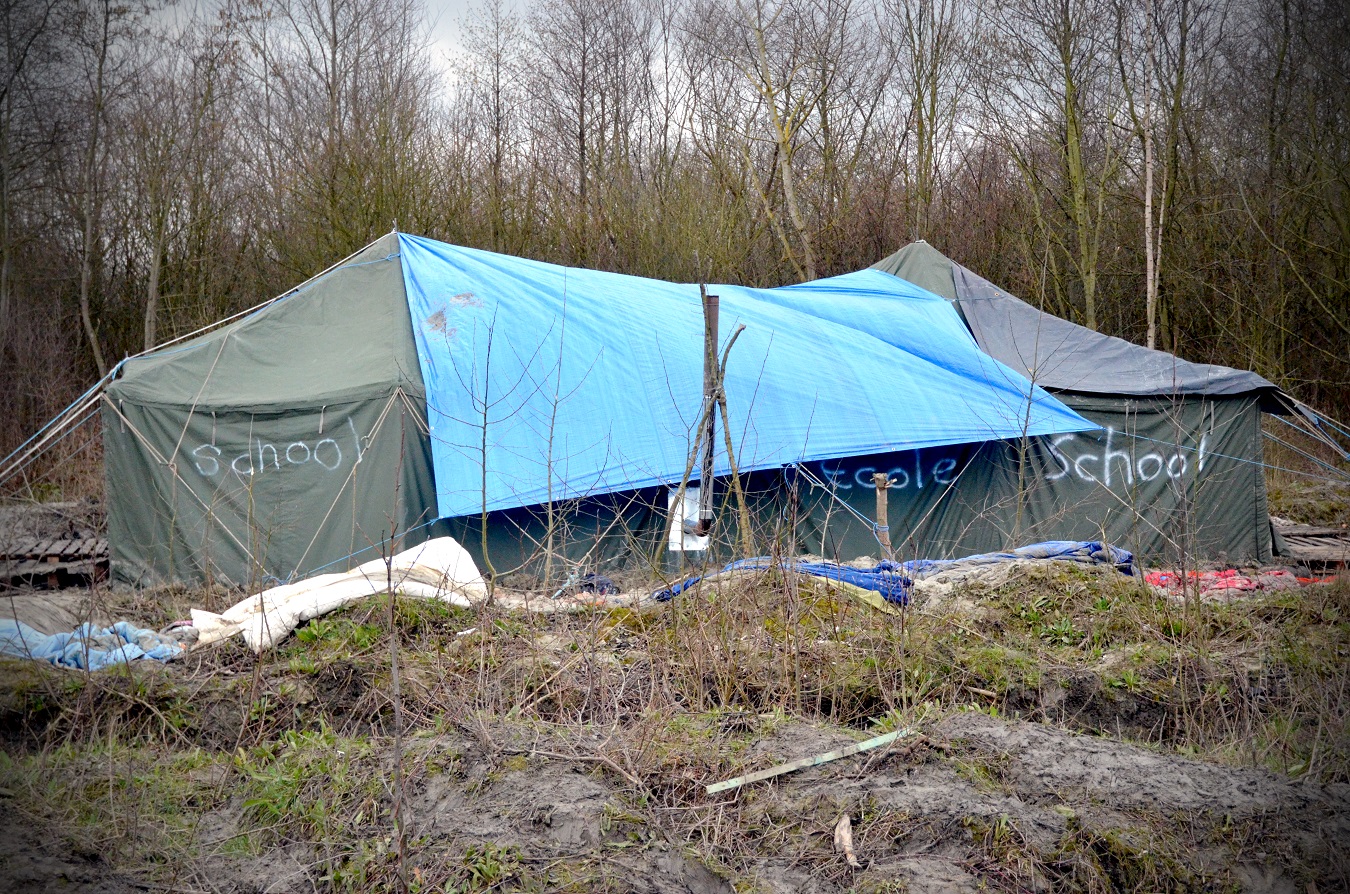 Ecole construite et maintenue par des volontaires dans le camp de réfugiés de Grande-Synthe.