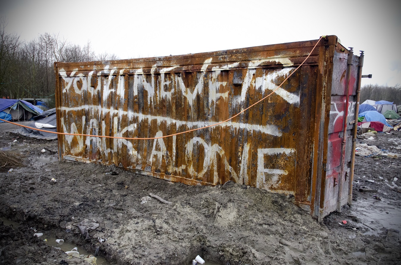 Container dans le camp de réfugiés de Grande-Synthe. Photo : Florian De Schutter