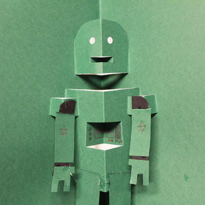 Robot en papier vert