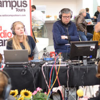 Invités par Radio Campus, une radio étudiante nationale mais avec des décrochages régionaux, l'équipe du Bruxelles Bondy Blog a animé une émission sur les nouvelles formes médiatiques : médias alternatifs, nouveaux formats (MOJO), nouveaux modèles économiques, etc Une émission tendant à montrer que les médias ne sont certainement pas tous les mêmes.