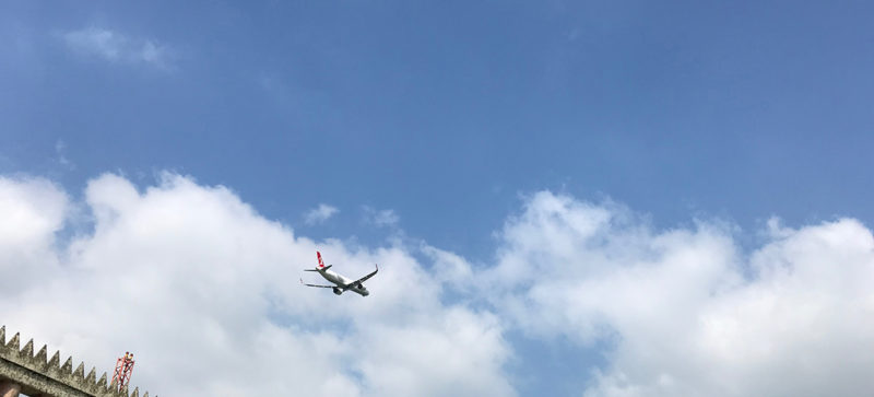 Avion qui décolle de l'aéroport de Bruxelles-National