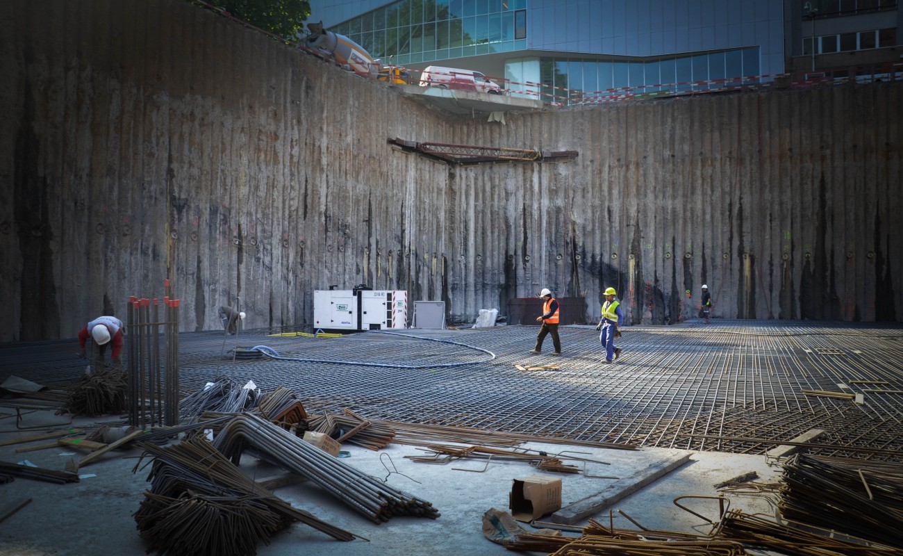 Ouvriers travaillant sur le chantier Rive Gauche