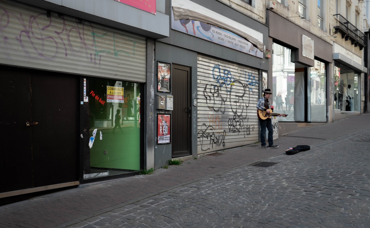 Magasins fermés dans la rue de la Montagne