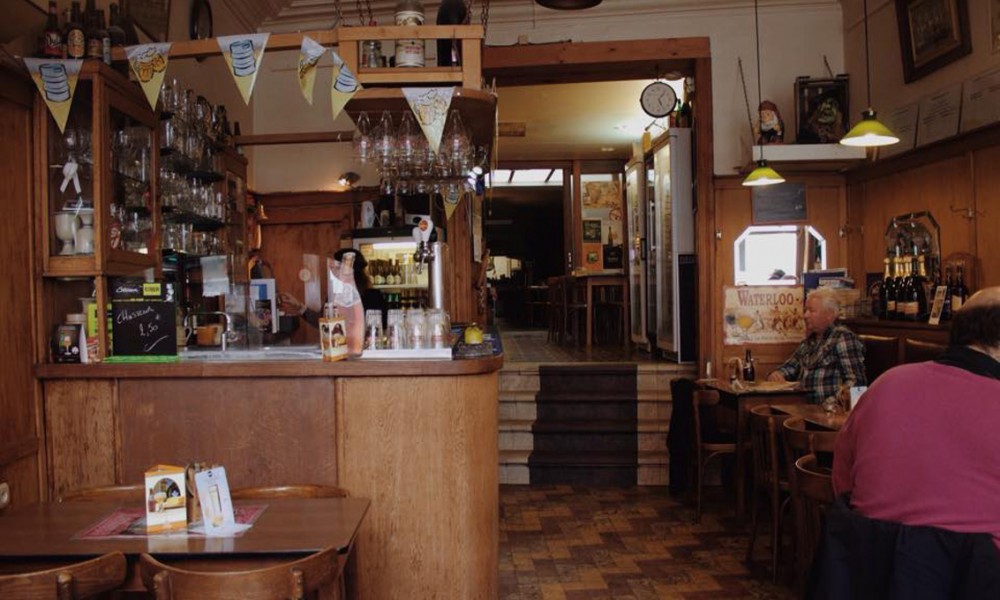 Vue d'ensemble d'un bar carolo