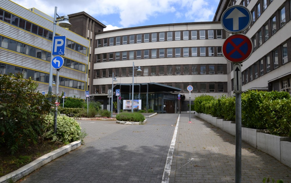 Bâtiment principal de l’ancien hôpital civil de Charleroi qui sera bientôt démoli