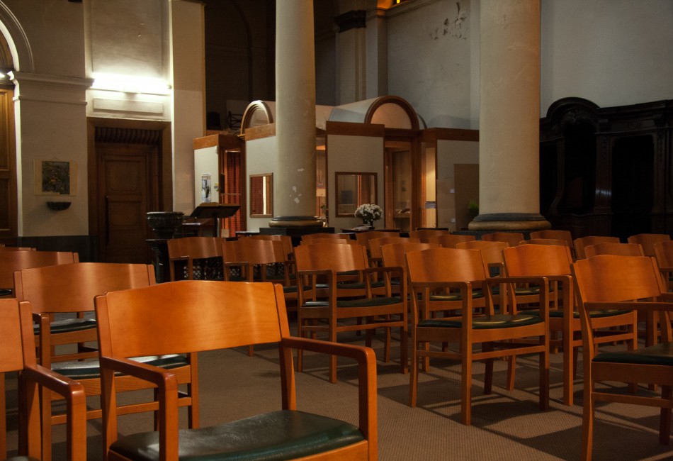 Intérieur de l'église - accueil 